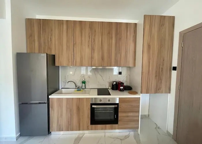 Luxury No1 Ladadika